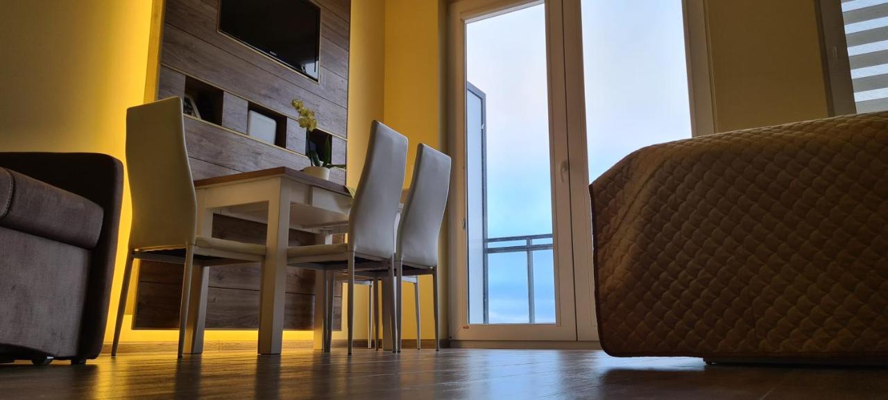 Apartament "Zloty Relaks" Tuz Przy Plazy Z Balkonem Z Widokiem Na Hel I Hamakami بوتسك المظهر الخارجي الصورة